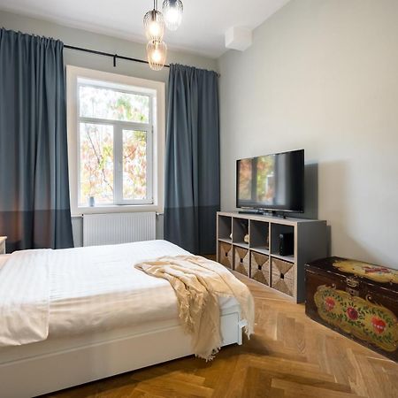 Chic Studio Near Bucharest'S Top Landmarks Экстерьер фото